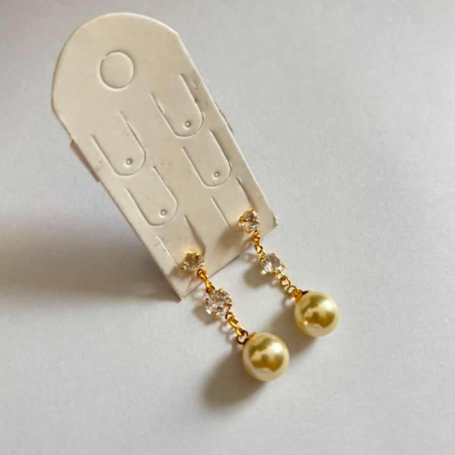 BRINCO ZIRCONIAS E PEROLA