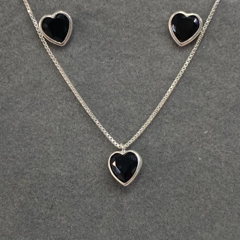 CONJUNTO DE CORAÇÃO NEGRO