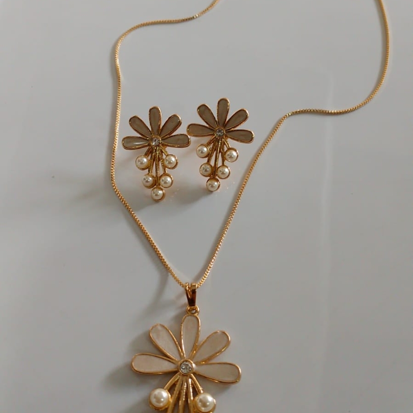 CONJUNTO FLOR E PEROLA